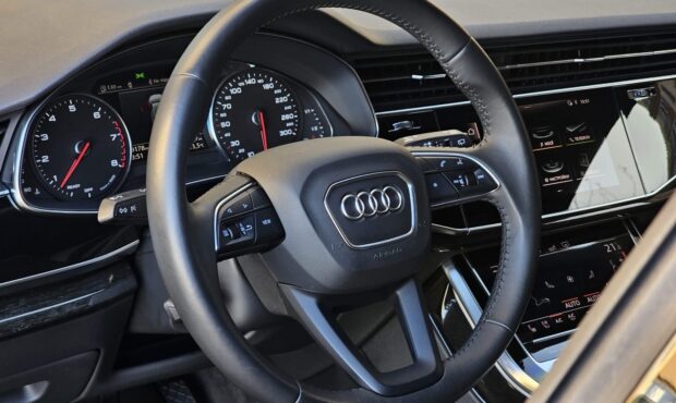 Миниатюра 26 Audi Q8 2018