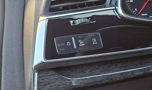 Миниатюра 28 Audi Q8 2018