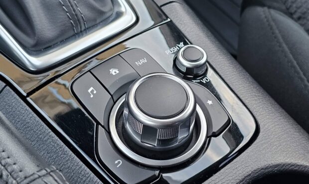 Миниатюра 29 Mazda 3 2.0 2017 Official