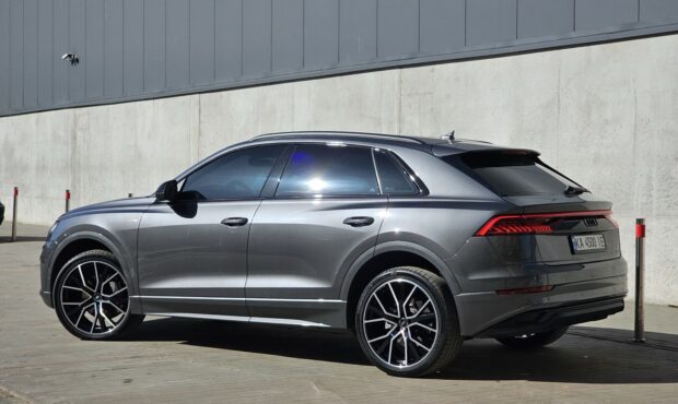 Миниатюра 3 Audi Q8 2018