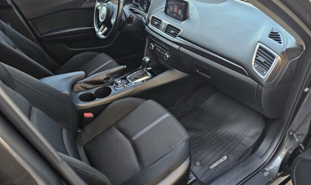 Миниатюра 31 Mazda 3 2.0 2017 Official