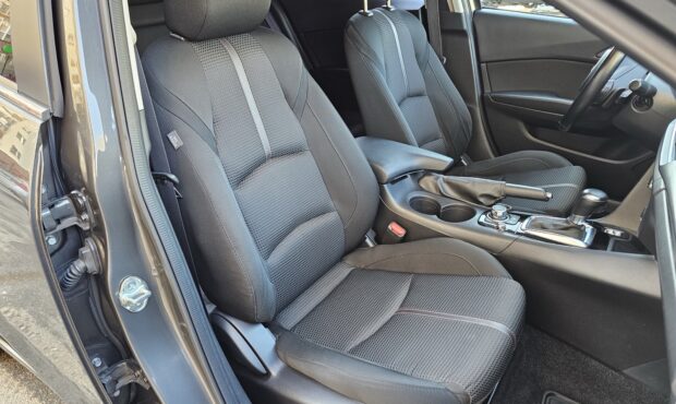 Миниатюра 32 Mazda 3 2.0 2017 Official