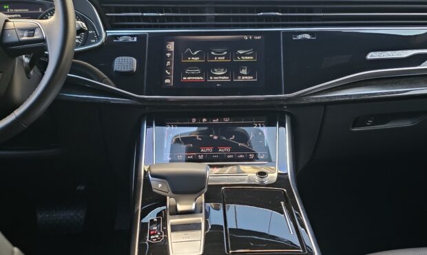 Миниатюра 33 Audi Q8 2018