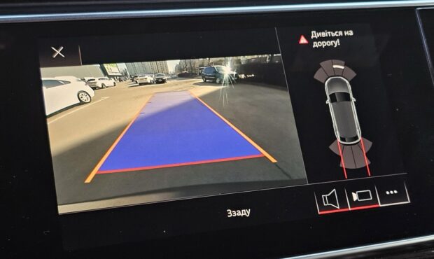 Миниатюра 34 Audi Q8 2018