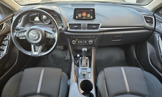 Миниатюра 36 Mazda 3 2.0 2017 Official