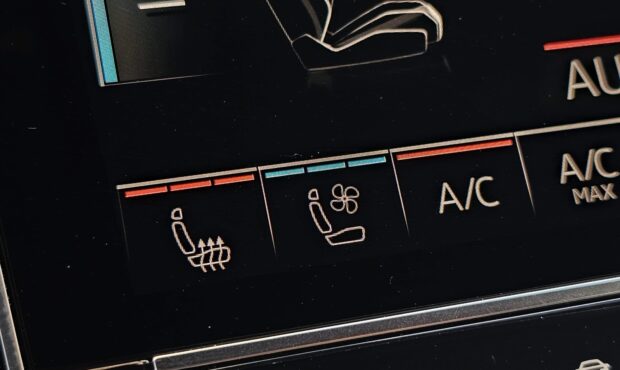 Миниатюра 39 Audi Q8 2018