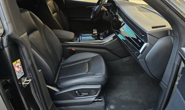 Миниатюра 43 Audi Q8 2018