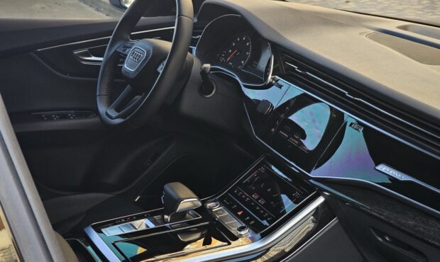 Миниатюра 45 Audi Q8 2018