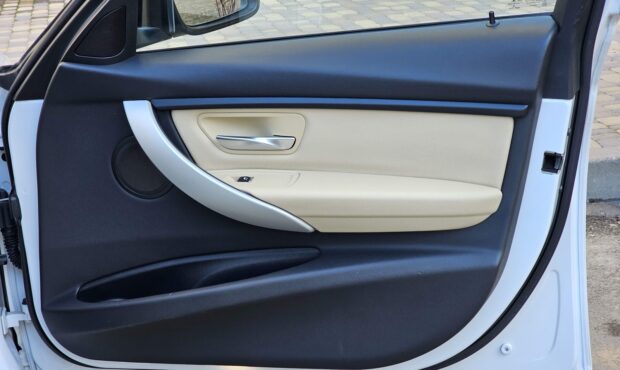 Миниатюра 43 BMW 320 X-Drive 2018