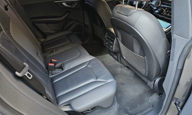 Миниатюра 48 Audi Q8 2018