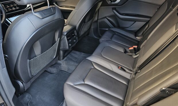 Миниатюра 50 Audi Q8 2018