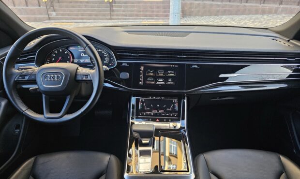 Миниатюра 51 Audi Q8 2018