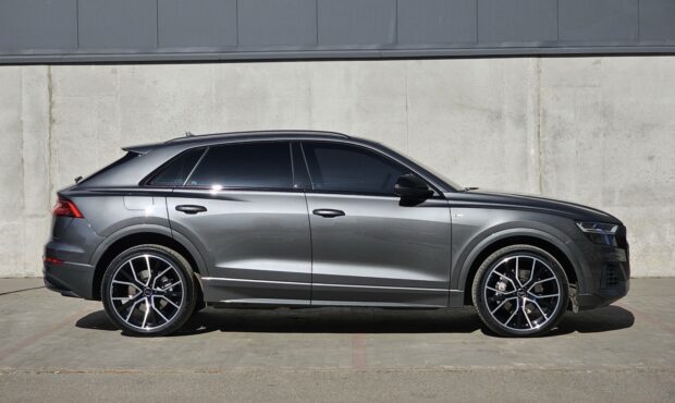 Миниатюра 6 Audi Q8 2018