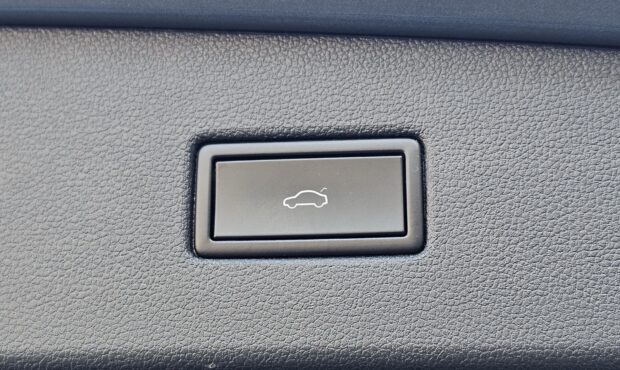 Миниатюра 17 Volkswagen Tiguan 2019