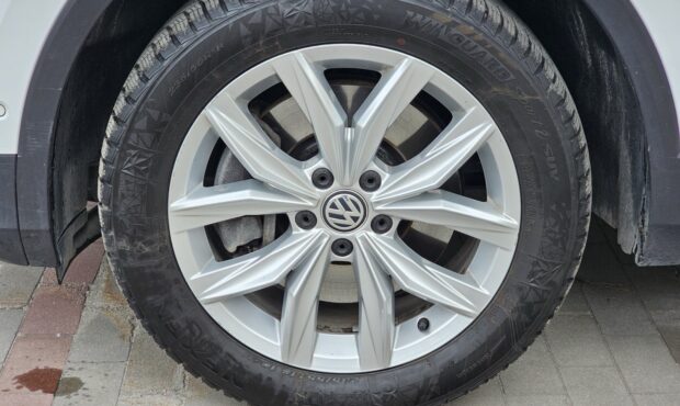 Миниатюра 17 Volkswagen Tiguan 2019