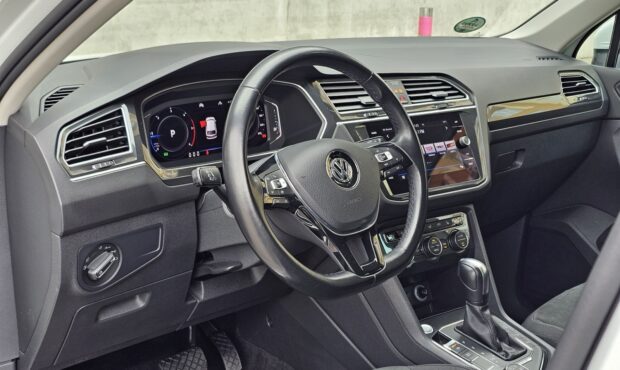 Миниатюра 30 Volkswagen Tiguan 2019