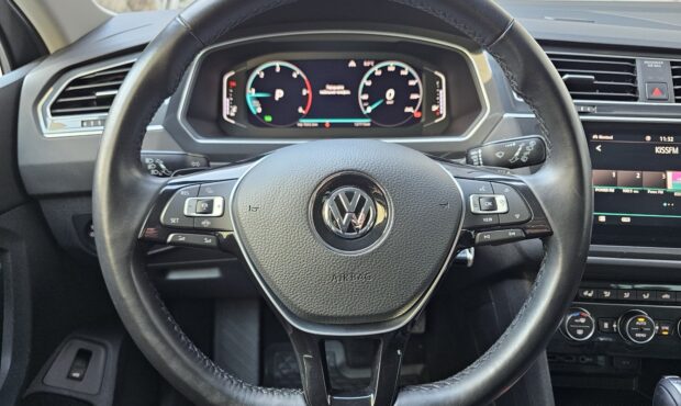 Миниатюра 32 Volkswagen Tiguan 2019