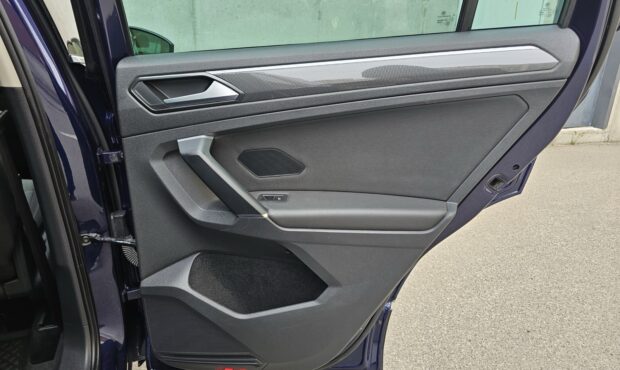 Миниатюра 33 Volkswagen Tiguan 2018