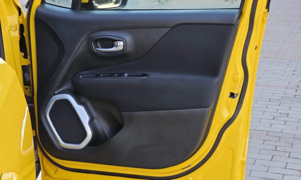 Миниатюра 36 Jeep Renegade 2018