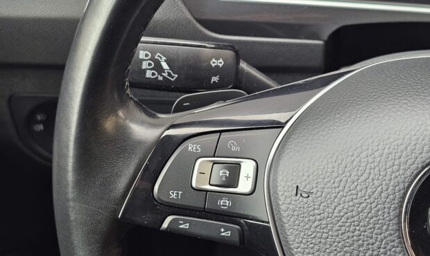 Миниатюра 37 Volkswagen Tiguan 2019