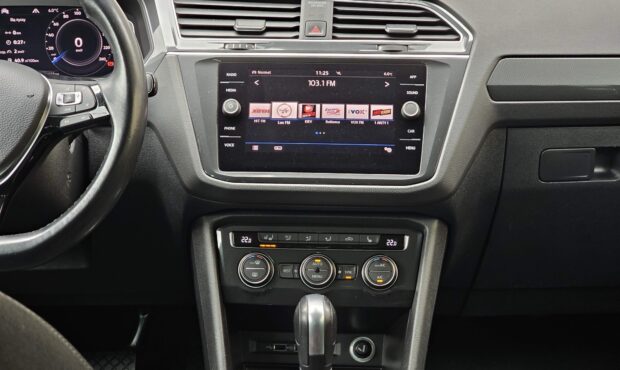 Миниатюра 40 Volkswagen Tiguan 2019