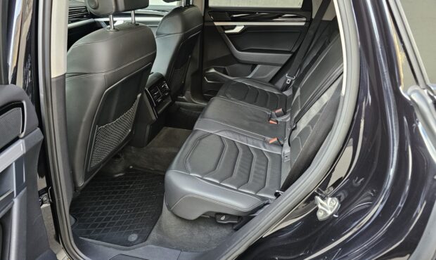 Миниатюра 47 Volkswagen Touareg 2019