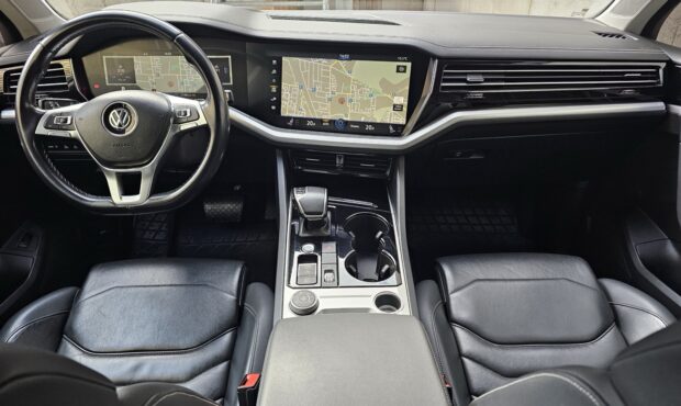 Миниатюра 48 Volkswagen Touareg 2019