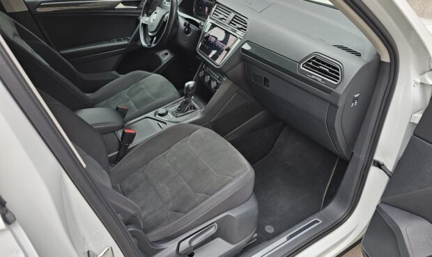 Миниатюра 53 Volkswagen Tiguan 2019