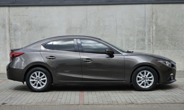 Миниатюра 6 Mazda 3 2016