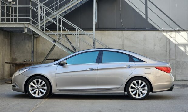 Миниатюра 2 Hyundai Sonata 2010