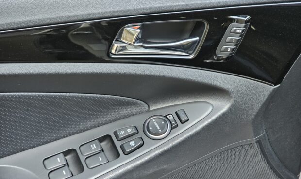 Миниатюра 24 Hyundai Sonata 2010