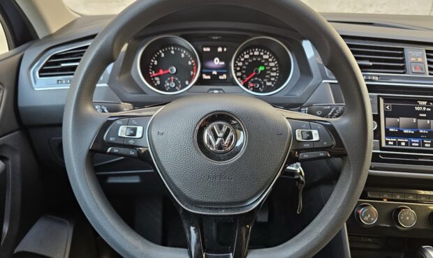 Миниатюра 22 Volkswagen Tiguan 2020