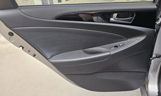 Миниатюра 40 Hyundai Sonata 2010