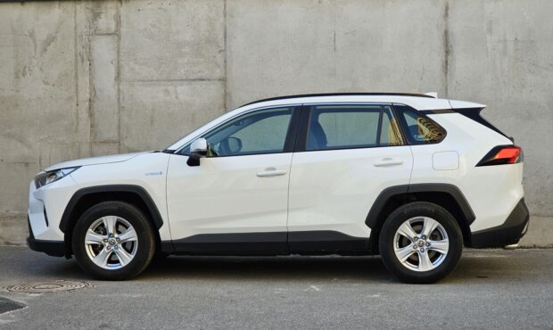 Миниатюра 2 Toyota RAV4 2.5 Hybrid AWD 2021