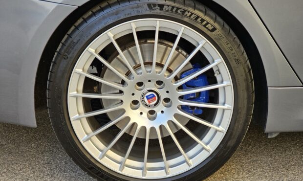 Миниатюра 22 BMW 5 2019 3.0