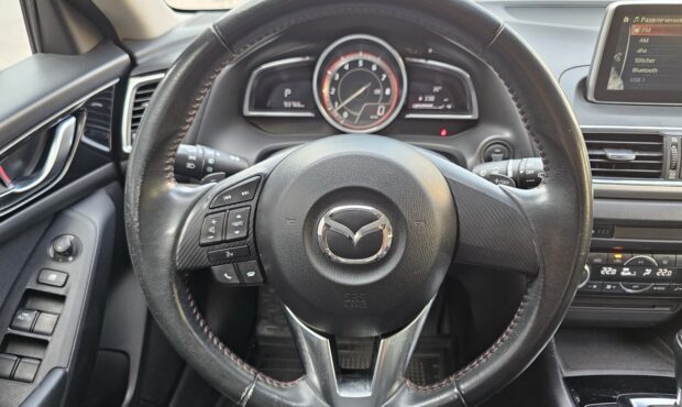Миниатюра 23 Mazda 3 2013