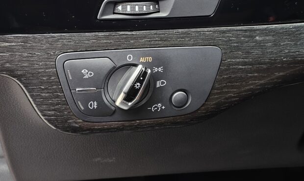 Миниатюра 45 Audi Q7 2016