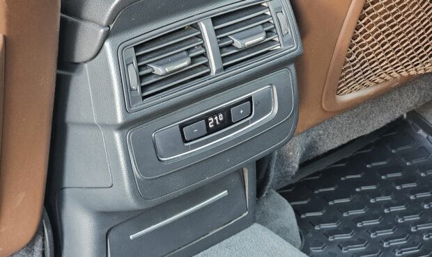 Миниатюра 49 Audi Q7 2016