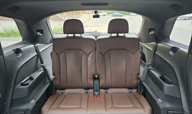 Миниатюра 67 Audi Q7 2016