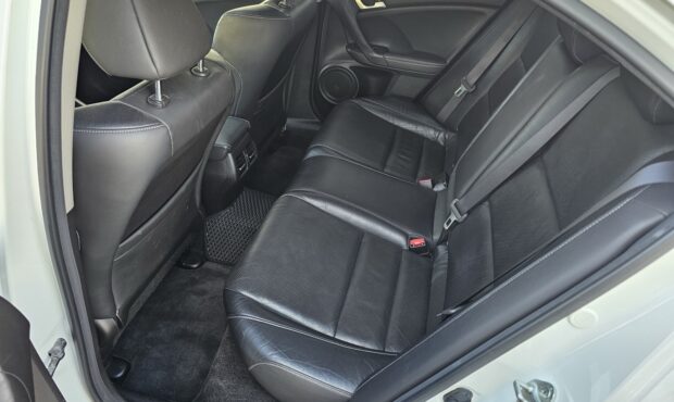 Миниатюра 36 Honda Accord 2012