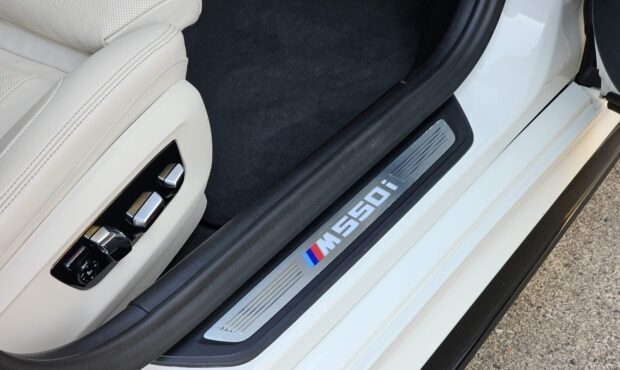 Миниатюра 77 BMW M550i xDrive 2020
