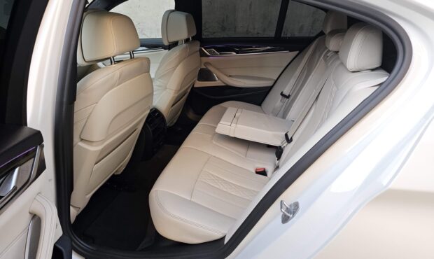 Миниатюра 83 BMW M550i xDrive 2020